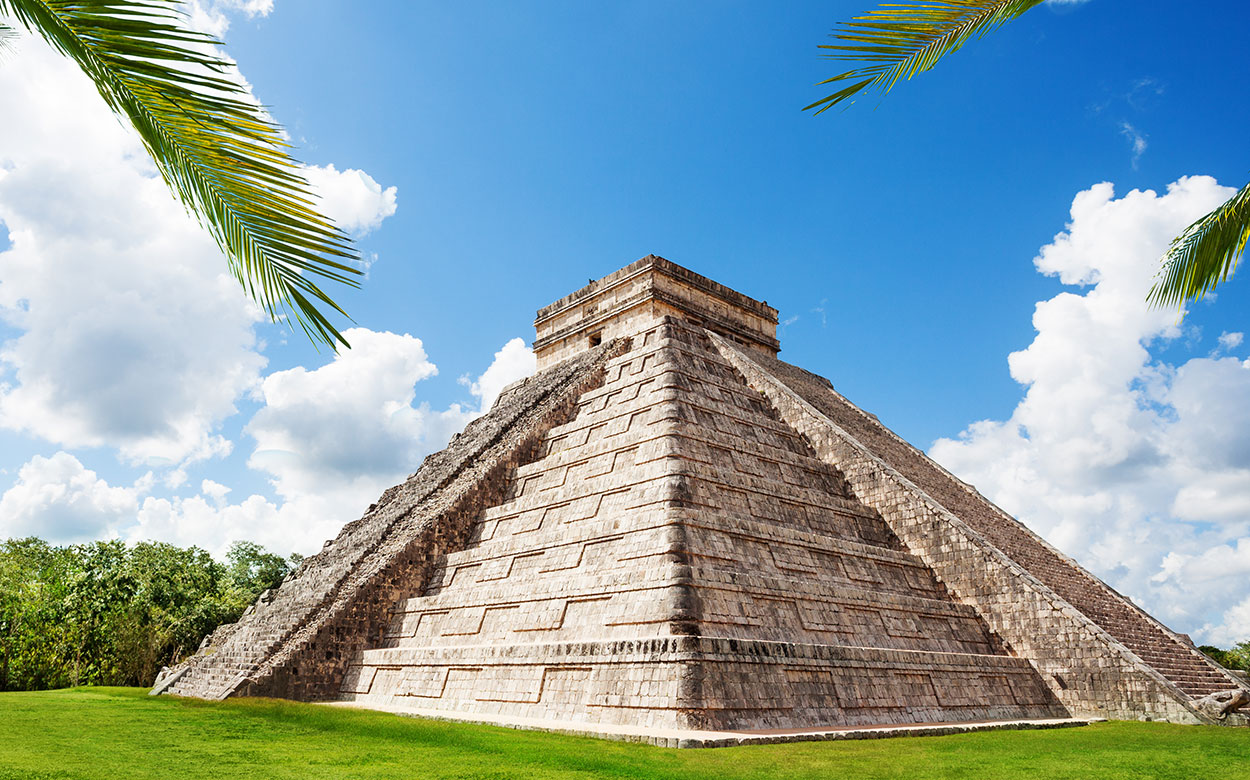 遺跡 チチェン・イッツア ククルカンの神殿